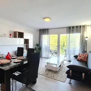 Adam's Flat Corazon De Salou